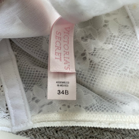 Vintage 90’s Victoria’s Secret Ivory White Lace Corset Bustier Top Size 34B - Picture 8 of 12